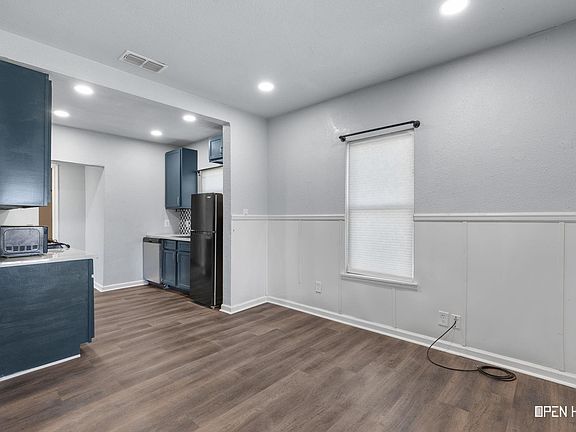 5th image of 104 Walnut St