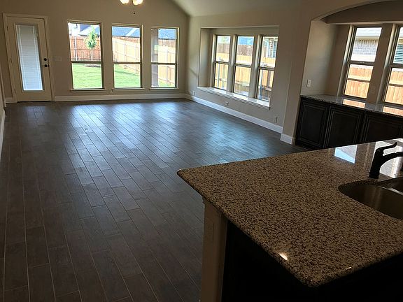 4th image of 1616 Clayton Ln