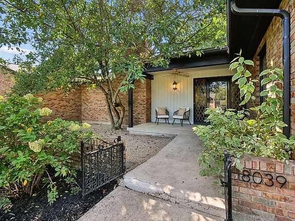 4th image of 8039 Golfview Ct