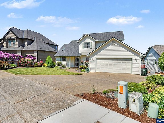 3rd image of 2041 Rollin Ave NW