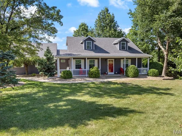 4618 Levis Ln, Godfrey, IL 62035