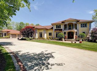 S78W21060 Twin Ponds Rd, Muskego, WI 53150