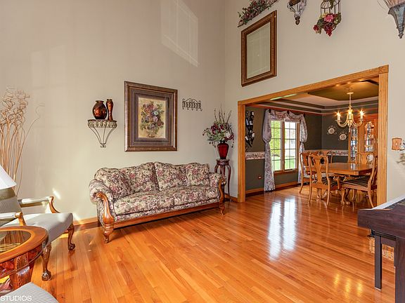 3rd image of 24220 Brown Ln