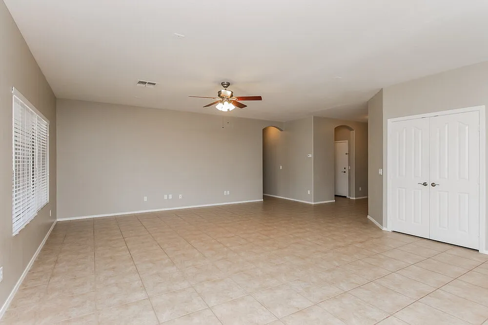 3 bed, 2.0 bath, 1770 sqft, $2,100 — Photo 3