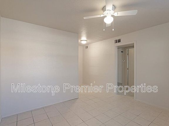 4th image of 816 S Crockett St APT 1