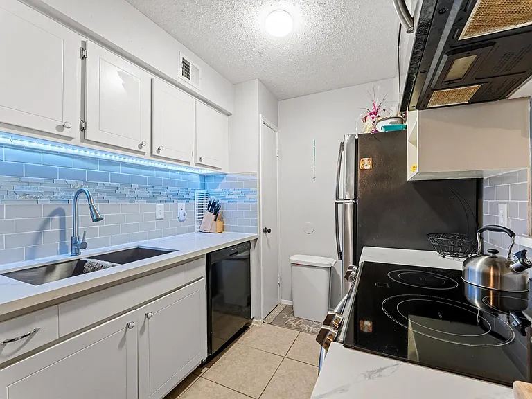 3535 Nasa Road 1 Pkwy #85 — Photo 13