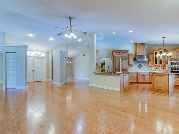 5th image of 615 Tomoka Dr