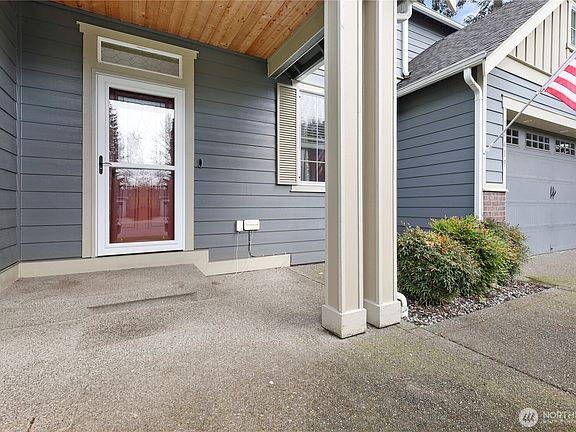 3rd image of 14419 Parkview Court E