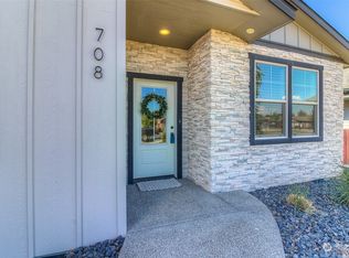 708 Merwin Ct, Zillah, WA 98953