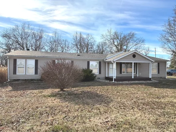 4120 Bannister Rd, Salem, IL 62881