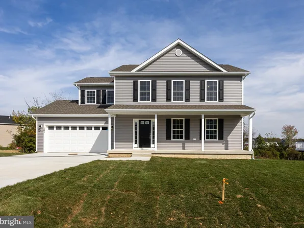 101 Cabriolet Ct, Martinsburg, WV 25401