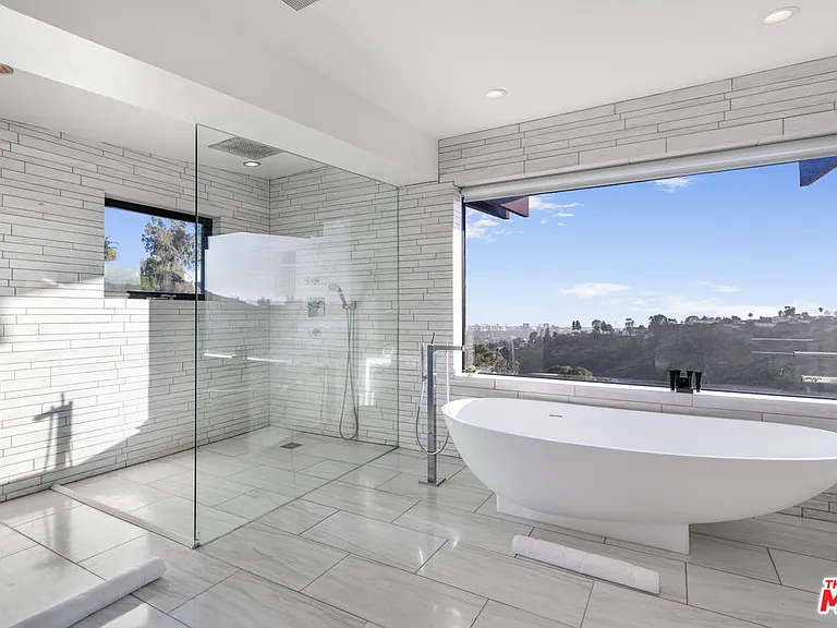 1735 Summitridge Dr — Photo 22