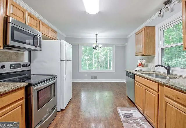 205 Kingswood Dr — Photo 6