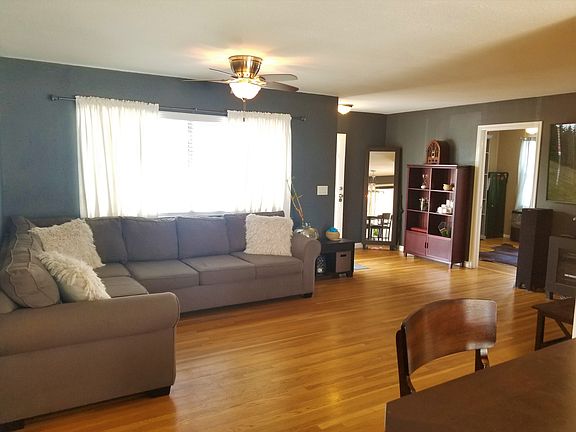 3rd image of 16526 Ballinger St