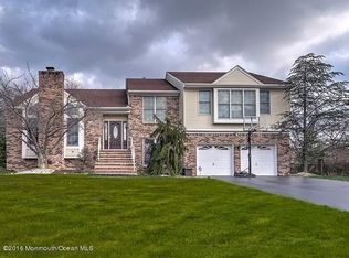 19 Empress Ct, Freehold, NJ 07728