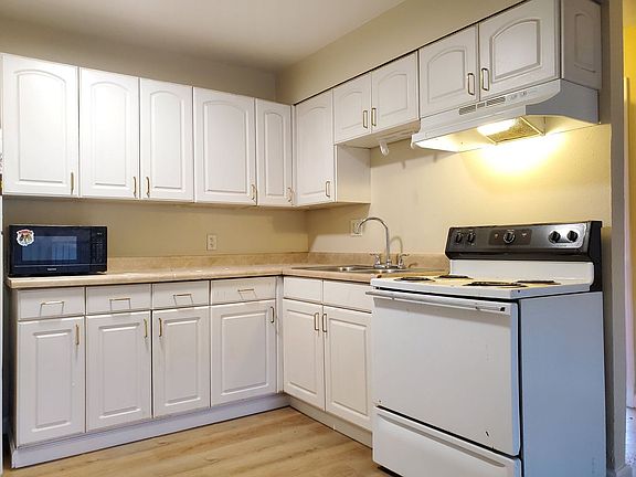 2nd image of 110 Roundtable Dr APT 23