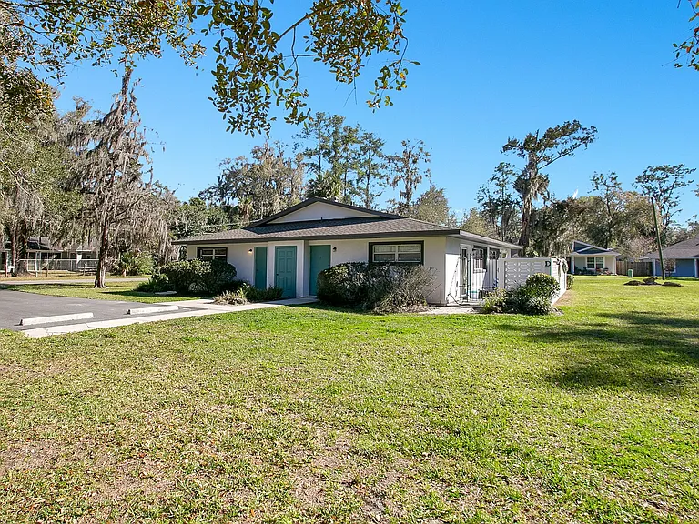 1820 NW 10th St — Photo 20
