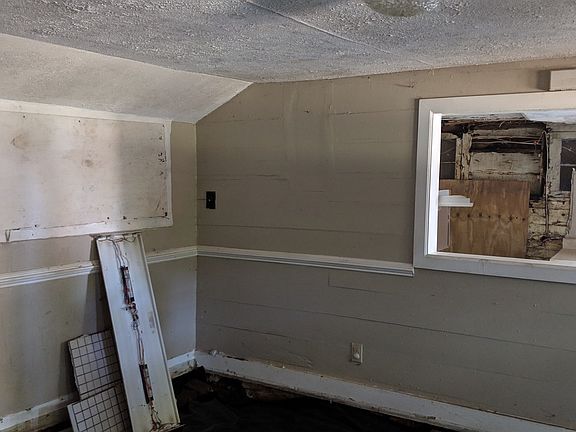 3rd image of 516 N Pennsylvania St
