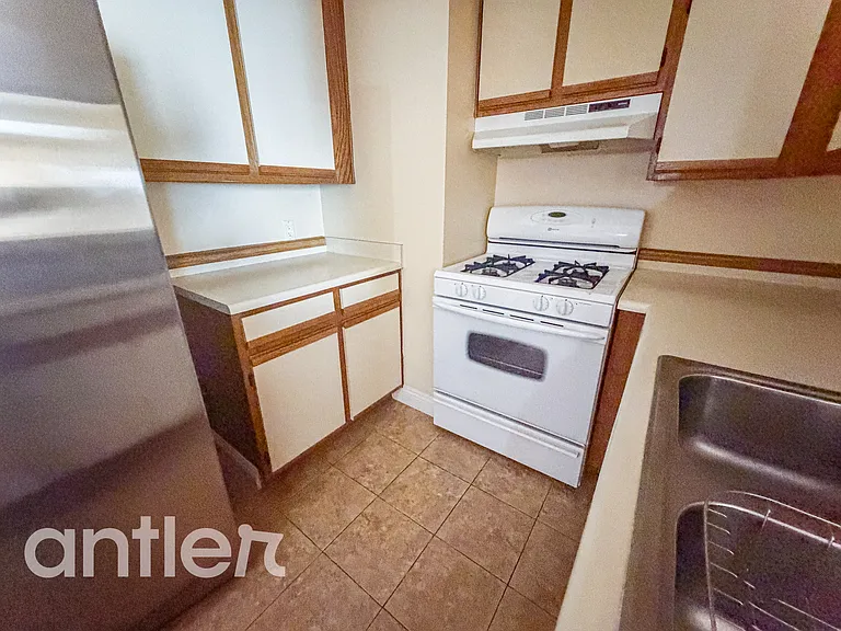 534 S Saint Andrews Pl #J416 — Photo 13