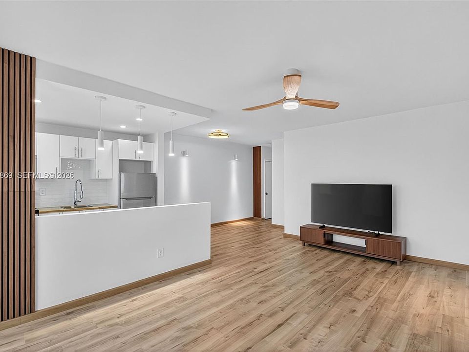 1st image of 1334 Euclid Ave APT 10