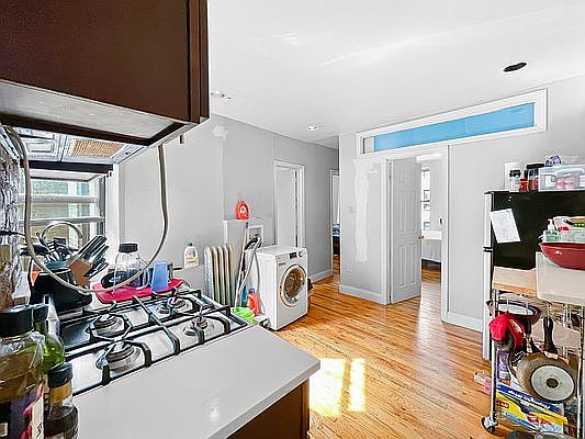 2nd image of 70 W 109th St #15