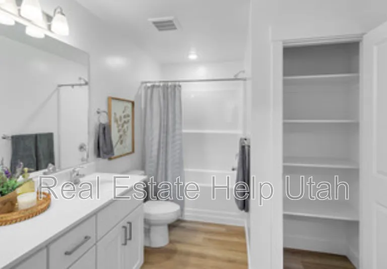 285 W 1150 N — Photo 14