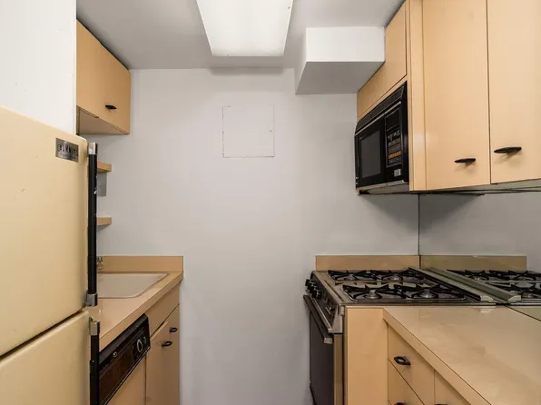 225 East 57th Street 12N image 9 of 10