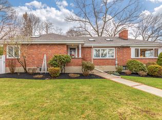 26 Girard Rd, Stoneham, MA 02180