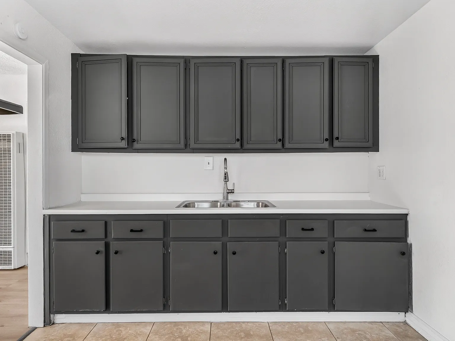 813 E Fredricks St — Photo 3