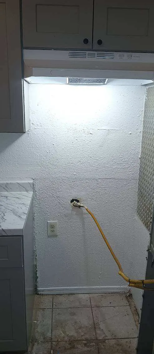 2 bed, 700 sqft, $900 — Photo 3