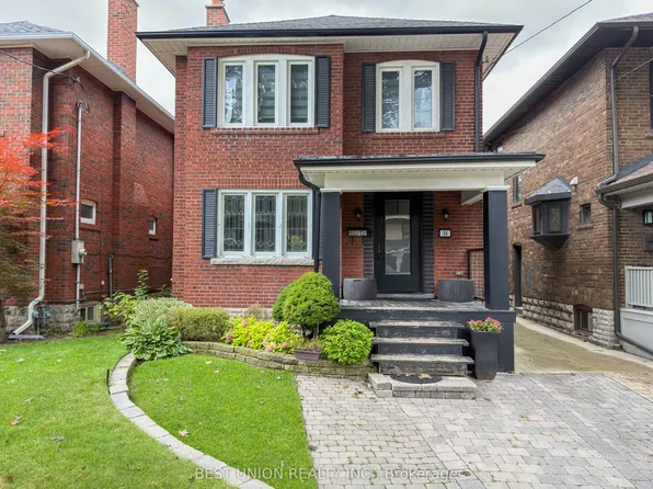 34 Maxwell Ave, Toronto, ON M5P 2B5