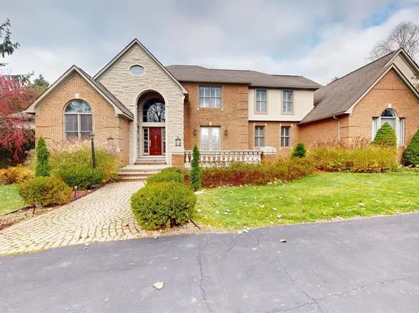 1226 Cedarholm Ln, Bloomfield Hills, MI 48302