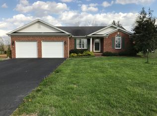 100 Johnathon Ct, Hodgenville, KY 42748