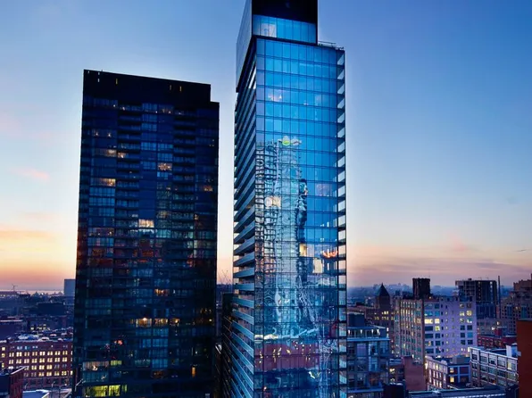 11 Charlotte St #1405, Toronto, ON M5V 0M6