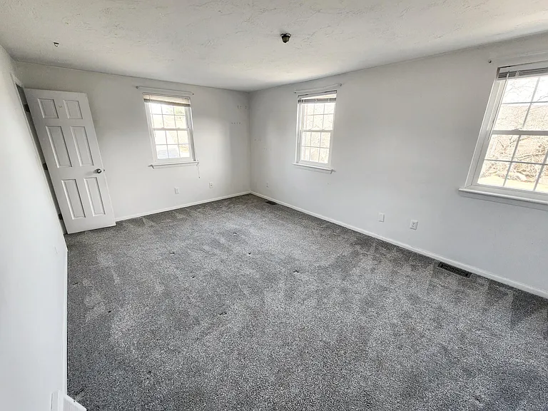 403 Erin Rd — Photo 10