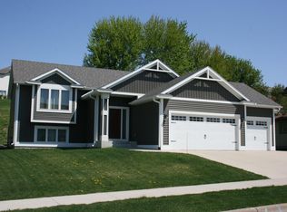 1563 Century Valley Rd NE, Rochester, MN 55906