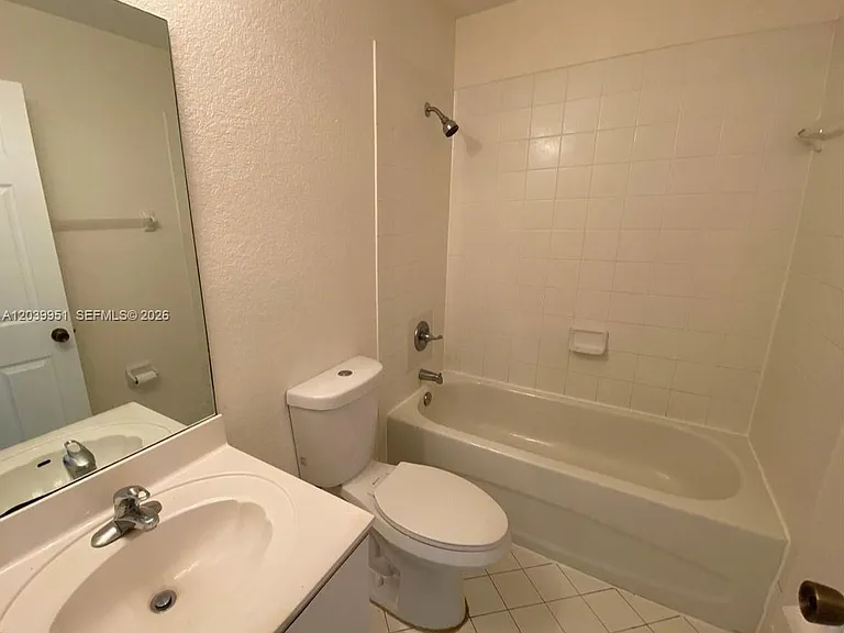 930 NE 34th Ave #202 — Photo 16