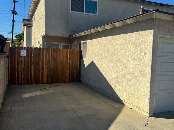 16516 S Manhattan Pl APT 3
