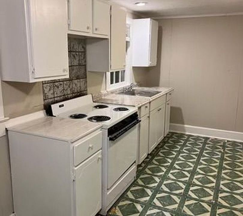 1st image of 2 Donnybrook Ave