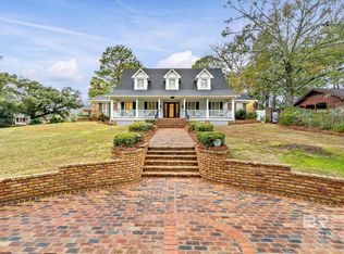 962 Highpoint Dr E, Mobile, AL 36693