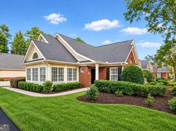 1404 Village Ln, Roswell, GA 30075