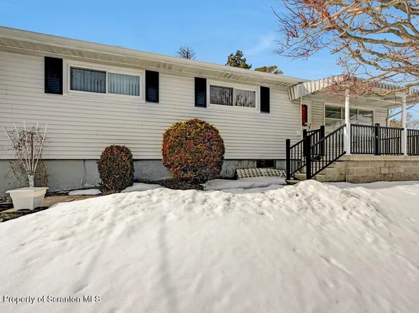 1153 Drinker Tpke, Moscow, PA 18444