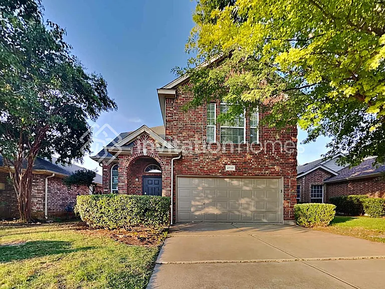 2713 Lynx Ln — Photo 1
