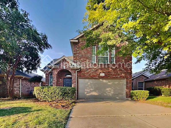 2713 Lynx Ln, Fort Worth, TX 76244