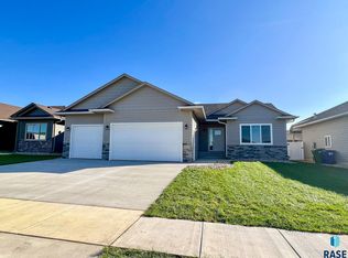 8905 W Dalton St, Sioux Falls, SD 57106