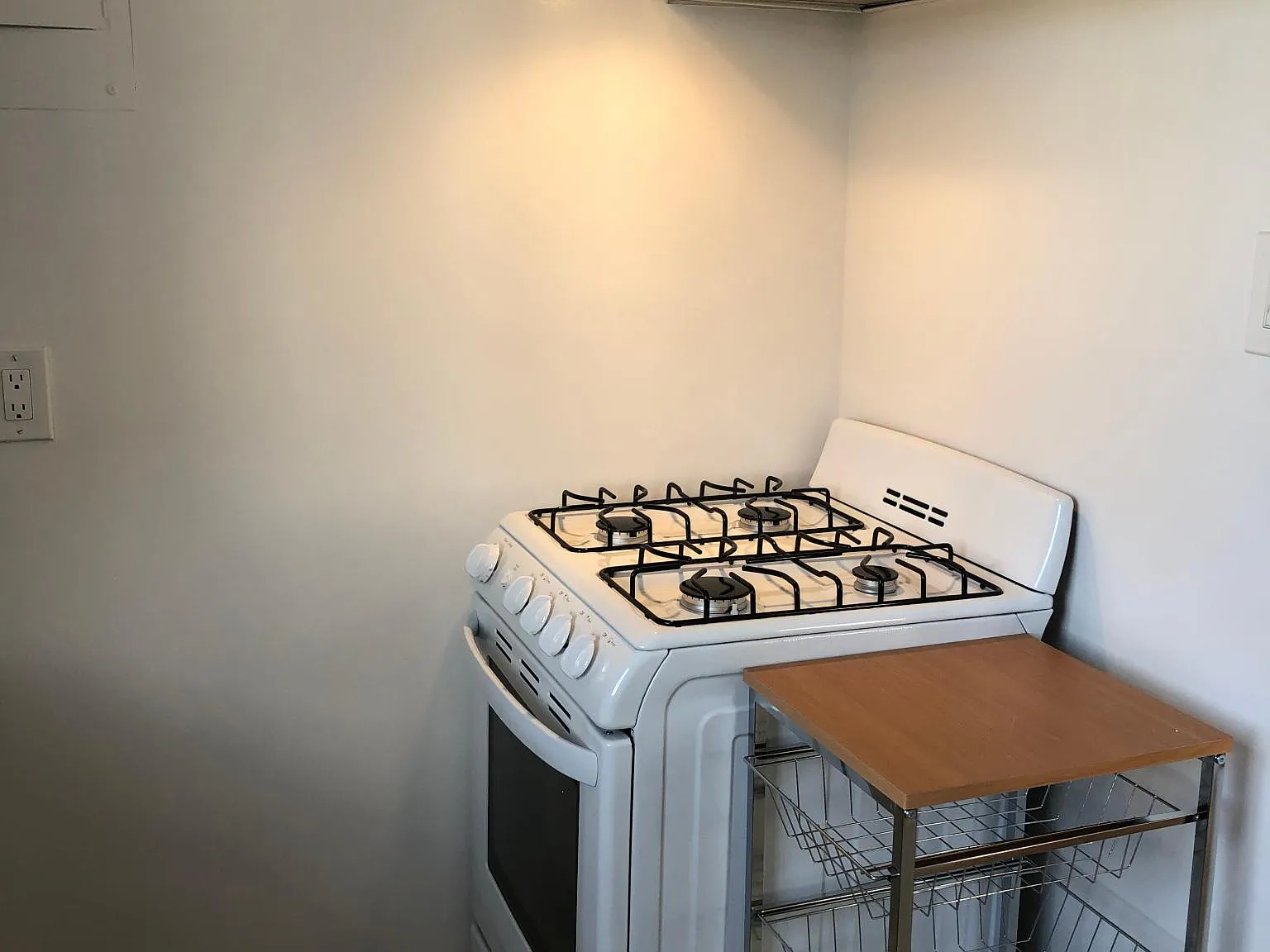 1 bed, 650 sqft, $1,800 — Photo 3