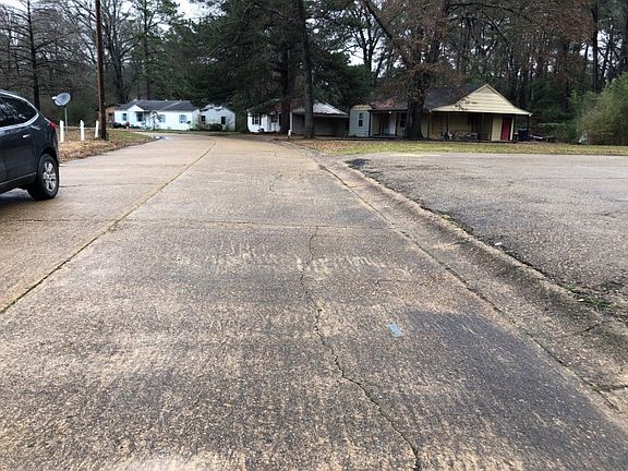 4th image of 1409 Park Dr