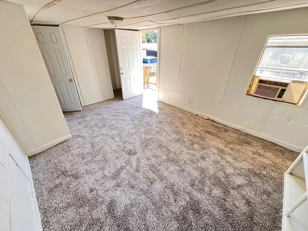 4027 Delree Street - 10 — Photo 3