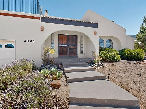 5th image of 4908 Calle De Luna NE
