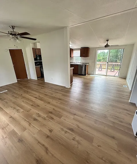 385 Maple Creek Rd SW — Photo 2